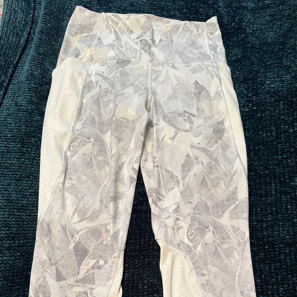 Fast and free leggings size 4